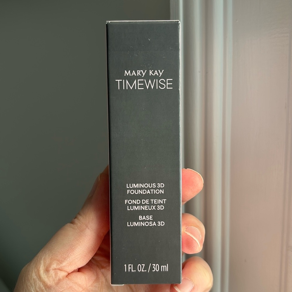 Ivory C100-Mary Kay Timewise Luminous 3D Foundation